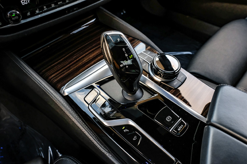 Used 2021 BMW M550i xDrive w/ Executive Package AWD/4WD image 28