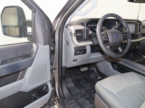 Used 2023 Ford F350 XLT image 43