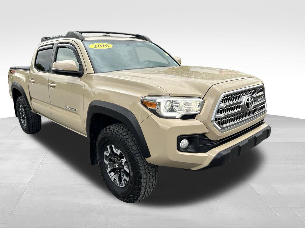 Used 2016 Toyota Tacoma TRD Off-Road w/ Premium & Technology Package AWD/4WD image 7