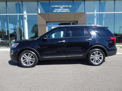 Used 2017 Ford Explorer Limited w/ Class II Trailer Tow Package AWD/4WD image 2