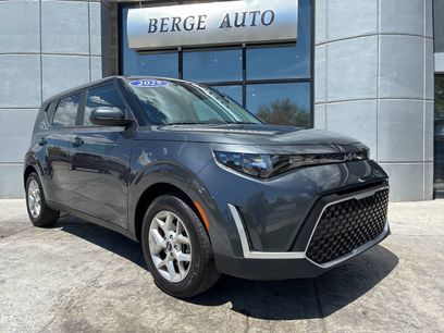 Used 2025 Kia Soul LX w/ LX Technology Package