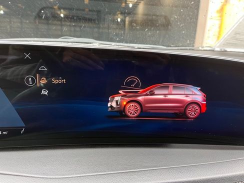 Used 2024 Cadillac XT4 Premium Luxury AWD/4WD image 34