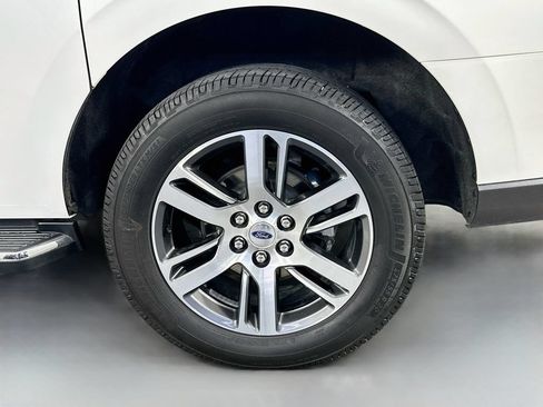 Used 2022 Ford Expedition Max Limited AWD/4WD image 34