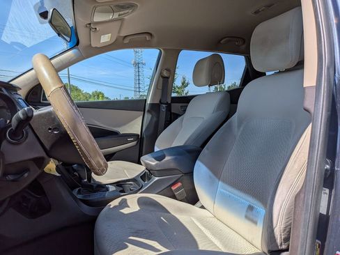Used 2018 Hyundai Santa Fe Sport FWD image 13