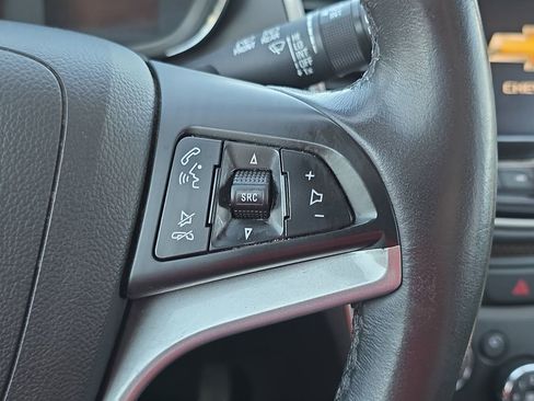 Used 2021 Chevrolet Trax LT w/ Midnight Edition AWD/4WD image 19