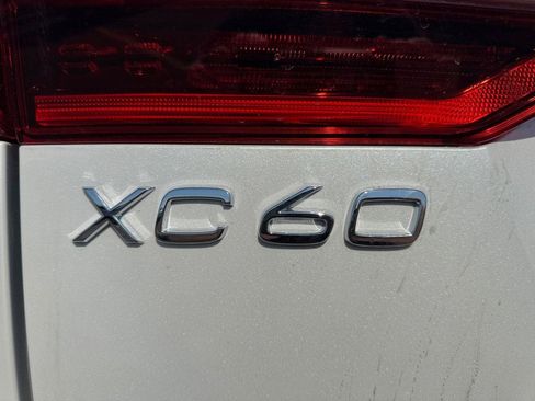 New 2026 Volvo XC60 B5 Ultra w/ Protection Package Premier image 9
