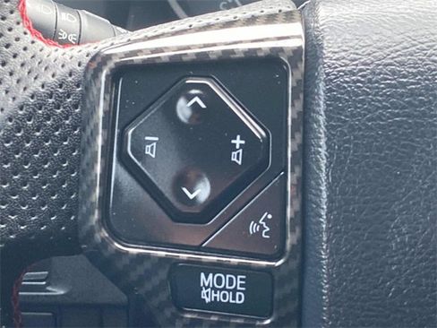 Used 2018 Toyota Tacoma TRD Sport image 21