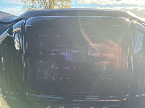 Used 2020 Chevrolet Traverse LT w/ LT Premium Package image 13