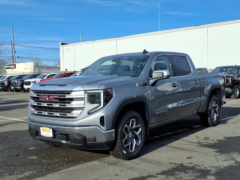 New 2026 GMC Sierra 1500 SLE image 3