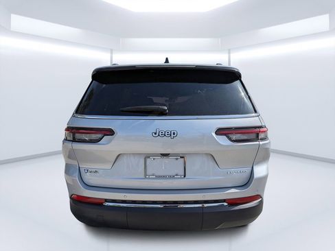 New 2026 Jeep Grand Cherokee L Laredo w/ Trailer Tow Package RWD image 4
