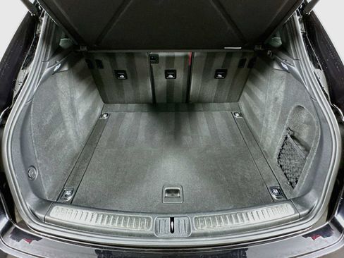 Used 2026 Porsche Macan AWD/4WD image 27