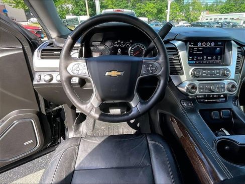 Used 2017 Chevrolet Tahoe LT w/ Luxury Package AWD/4WD image 18
