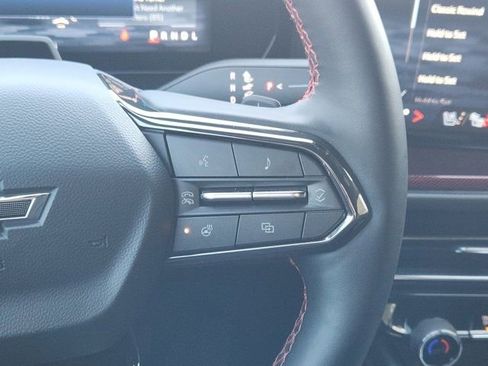 Used 2025 Chevrolet Traverse RS image 30