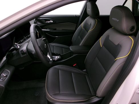 Used 2026 Chevrolet Trax ACTIV w/ Driver Confidence Package FWD image 8