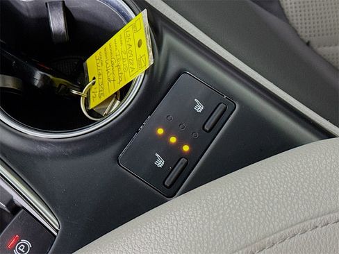 Used 2018 Toyota Camry L image 20