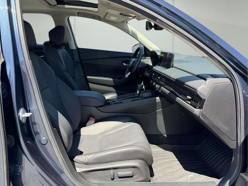 Used 2025 Honda Accord Touring image 11