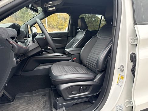 Certified 2025 Ford Explorer ST-Line w/ Premium Package image 11