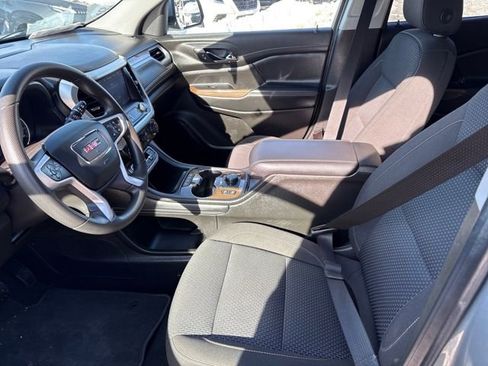 Used 2023 GMC Acadia SLE w/ Driver Convenience Package image 9