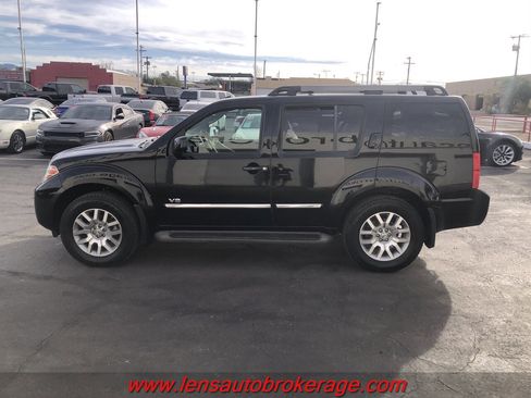 Used 2008 Nissan Pathfinder LE w/ Navigation Pkg image 5