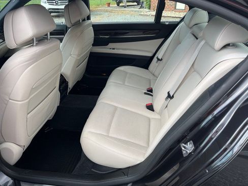 Used 2013 BMW 750Li RWD image 15