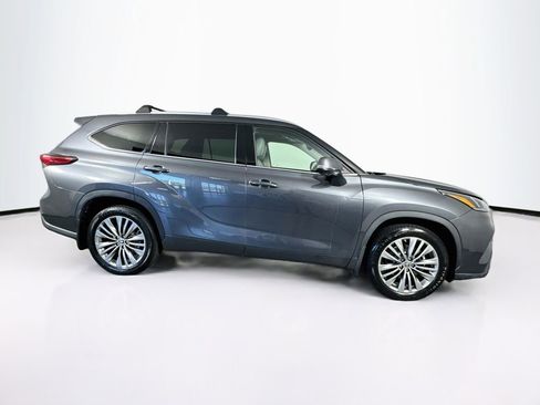 Used 2020 Toyota Highlander Platinum AWD/4WD image 11