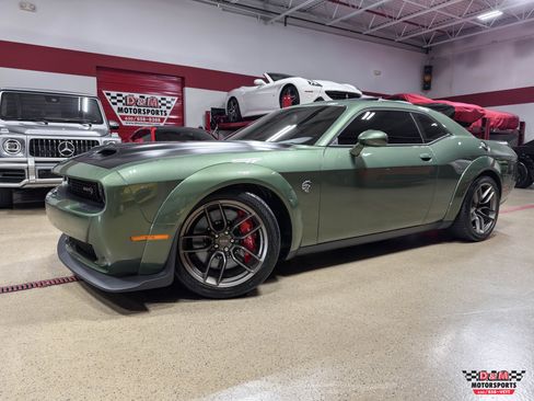 Used 2023 Dodge Challenger SRT Hellcat image 1