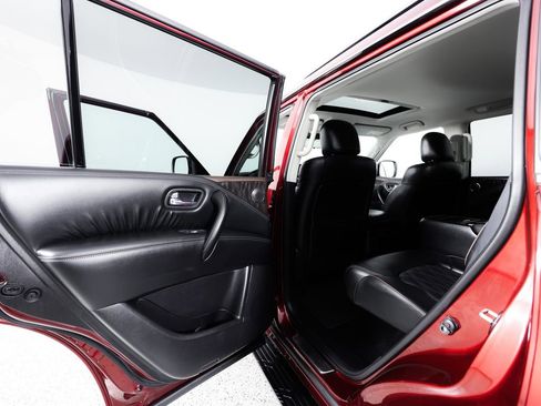 Used 2024 Nissan Armada Platinum w/ Captain's Chairs Package image 18