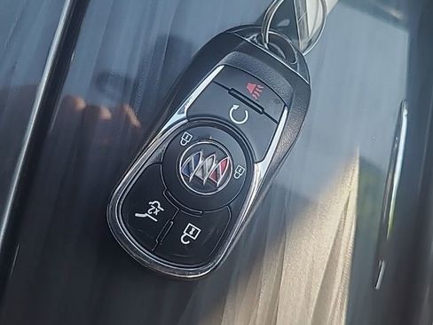 Used 2023 Buick Enclave Essence image 32