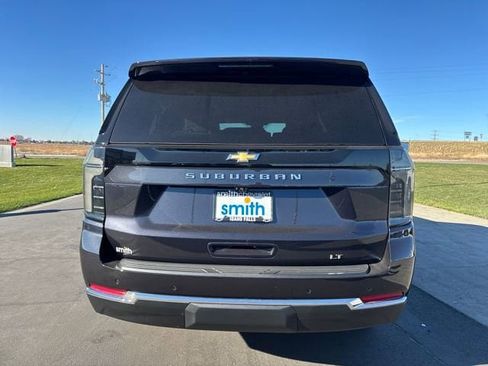 New 2026 Chevrolet Suburban LT image 4