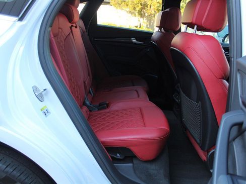 Used 2024 Audi SQ5 Premium Plus w/ Premium Plus Package image 27