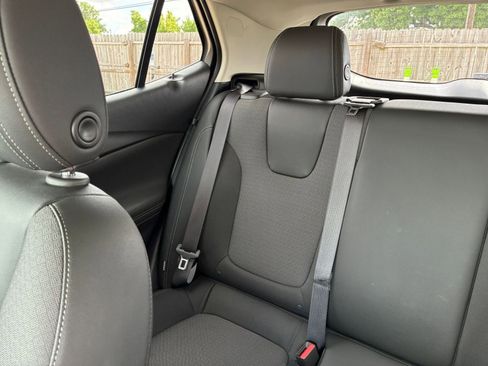 Used 2025 Buick Encore GX Preferred FWD image 32