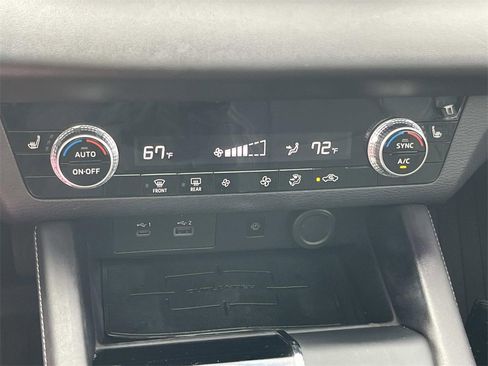 Used 2022 Mitsubishi Outlander SE image 23