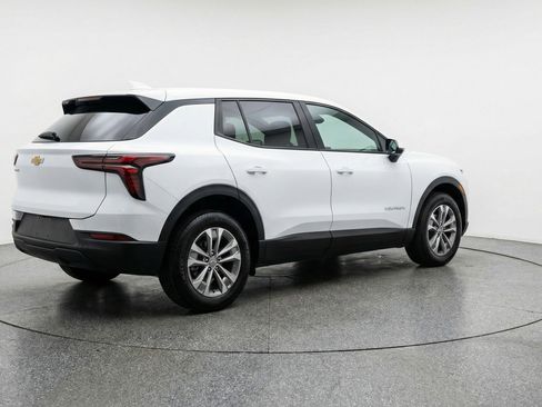 Used 2025 Chevrolet Equinox LT image 9