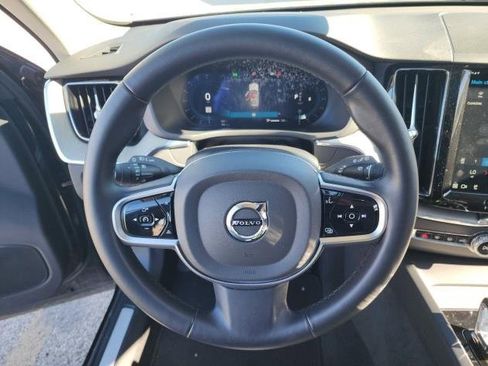 Certified 2025 Volvo XC60 B5 Plus image 7