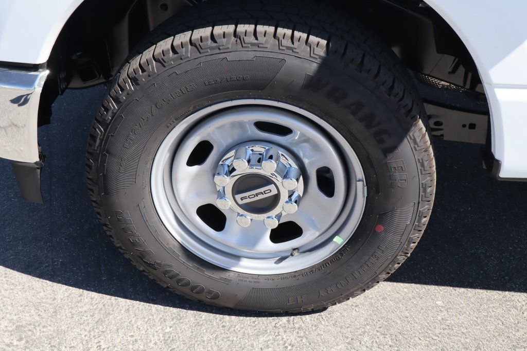 New 2027 Ford F350 XL w/ XL Chrome Package RWD image 14