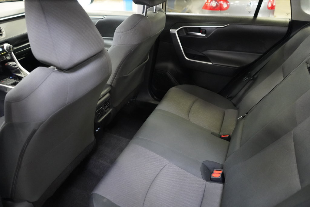 Used 2025 Toyota RAV4 XLE AWD/4WD image 29