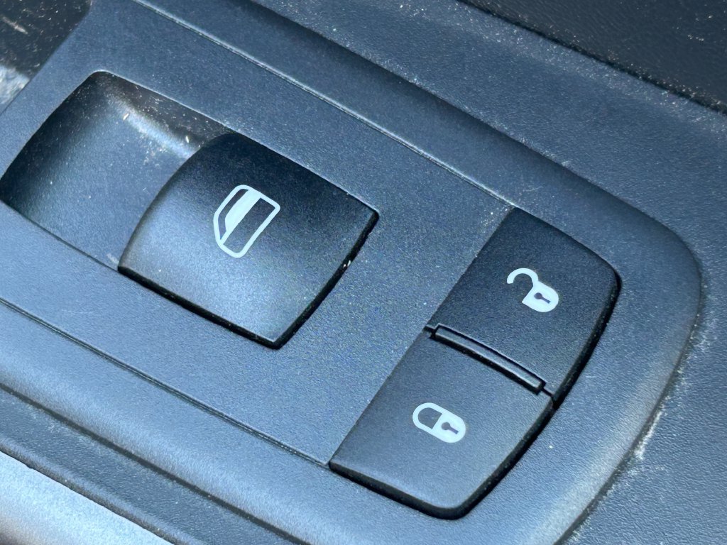 Used 2019 Jeep Cherokee Latitude w/ Popular Appearance Group AWD/4WD image 33