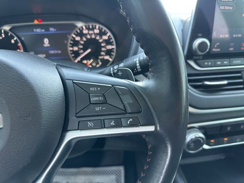 Used 2022 Nissan Altima 2.5 SR FWD image 15