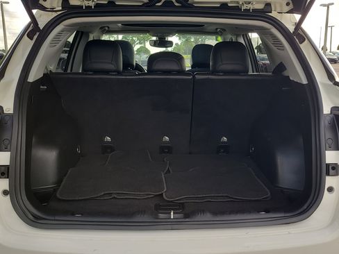 Used 2018 Jeep Compass Latitude w/ Popular Equipment Group FWD image 22