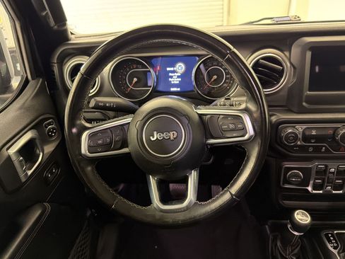 Used 2020 Jeep Wrangler Unlimited Sahara AWD/4WD image 27