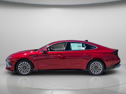 New 2026 Hyundai Sonata Limited FWD image 2