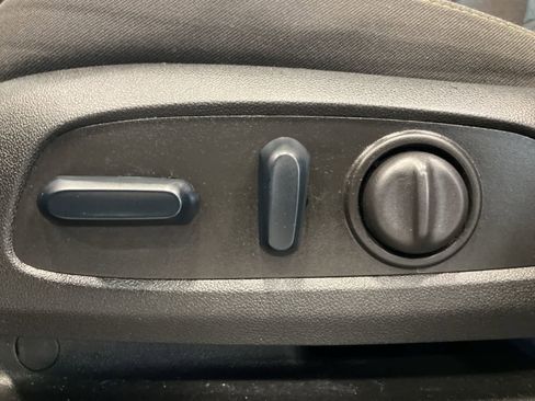 Used 2024 Chevrolet Equinox LT image 11