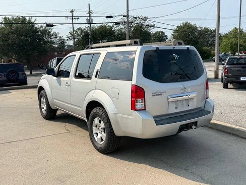 Used 2008 Nissan Pathfinder S AWD/4WD image 8