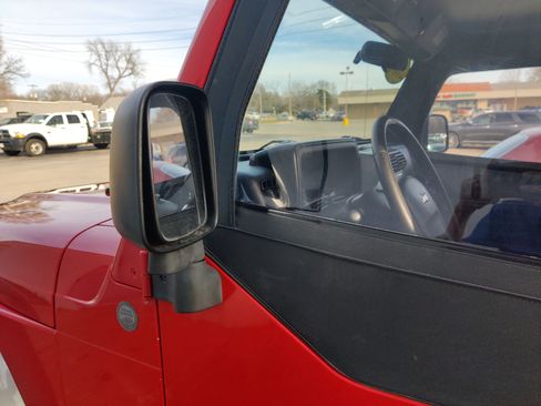 Used 2004 Jeep Wrangler X image 10