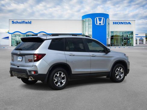 Used 2022 Honda Passport TrailSport image 3