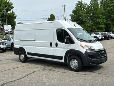 Used 2025 RAM ProMaster 2500 w/ Convenience Group FWD image 2