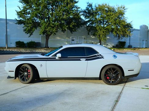 Used 2022 Dodge Challenger R/T w/ Plus Package image 10