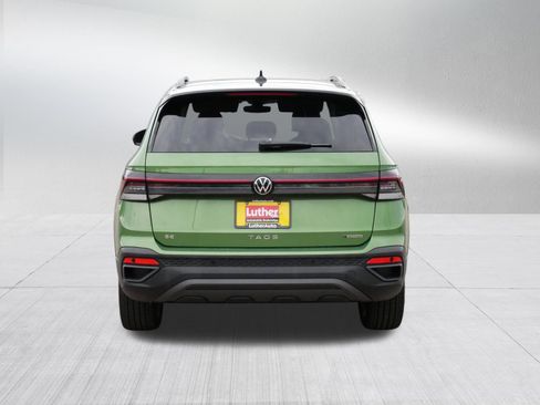 Used 2025 Volkswagen Taos SE AWD/4WD image 6