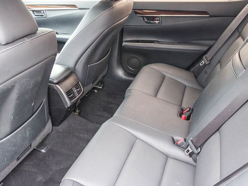 Used 2017 Lexus ES 300h image 19