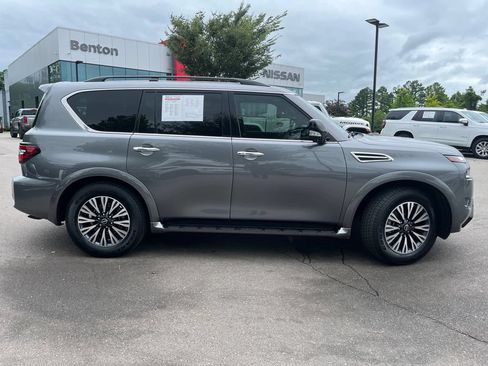 Used 2023 Nissan Armada SL w/ Midnight Edition Package AWD/4WD image 2